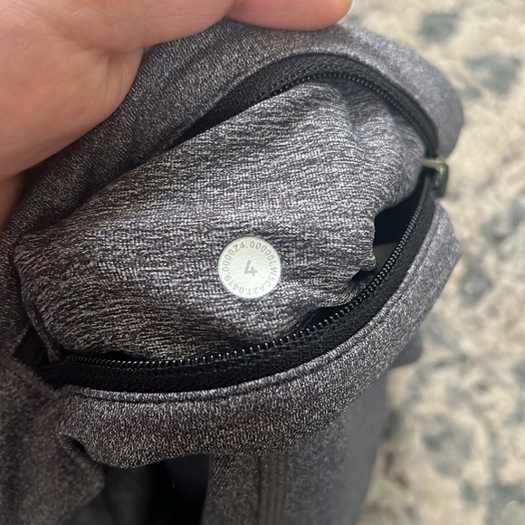 Lululemon - Picture 4 of 5